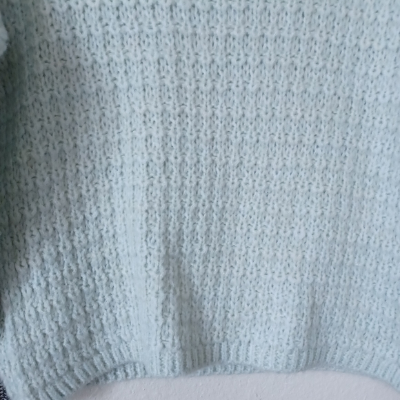 2 Sweaters size medium pale mint & black/white - Picture 4 of 5